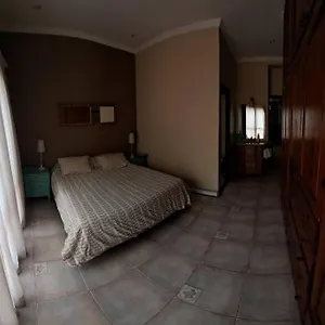 Apartamento Leonidas - La Mejor Ubicacion 100m2 Con Terraza Y Balcon, Mendoza